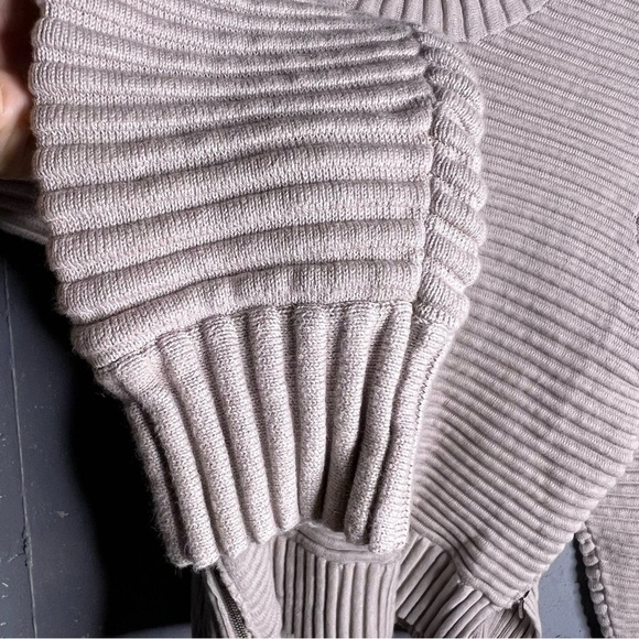 Varley Women’s Beige Talbert Ribbed Sweater Size XSmall - Picture 8 of 13